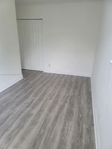 6750 Allen St, Hollywood, FL 33024