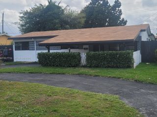 6750 Allen St, Hollywood, FL 33024