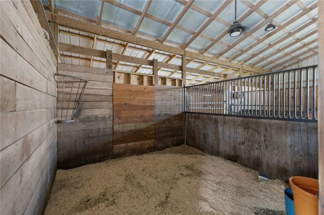12265 S Pleasant Valley Road, Gentry, AR 72734