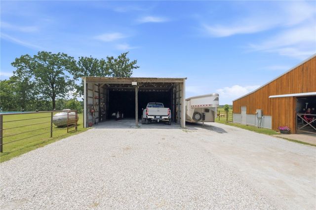 12265 S Pleasant Valley Road, Gentry, AR 72734