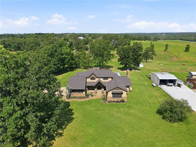 12265 S Pleasant Valley Road, Gentry, AR 72734