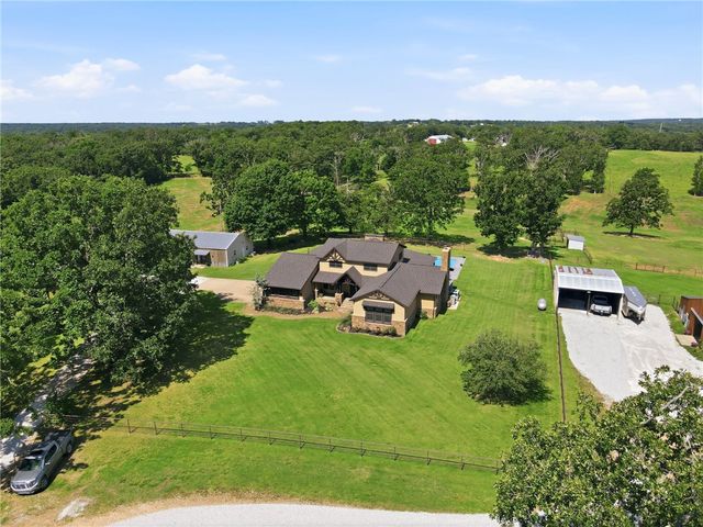 12265 S Pleasant Valley Road, Gentry, AR 72734