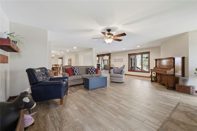12265 S Pleasant Valley Road, Gentry, AR 72734