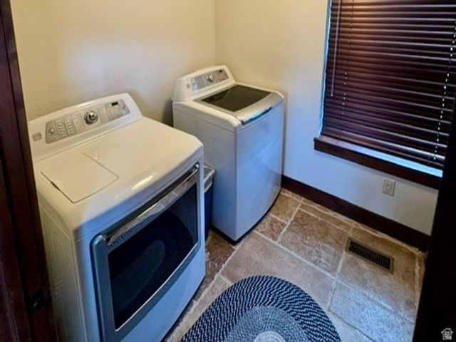 2724 S STICKSEED CIR, Garden City, UT 84028