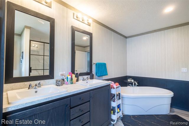 220 Borman Avenue, Flushing, MI 48433