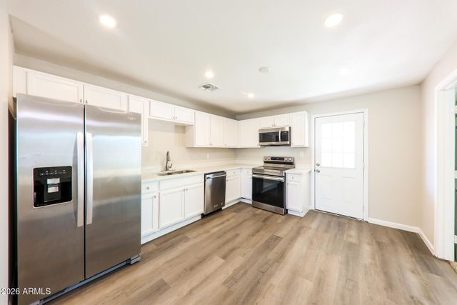 3429 E BLANCHE Drive, Phoenix, AZ 85032