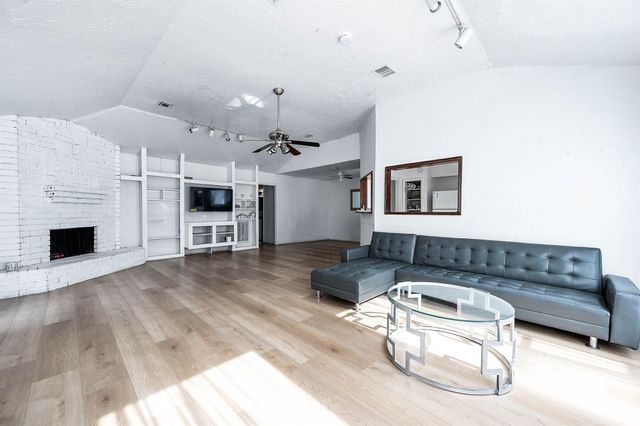 16034 Glen Mar Dr, Houston, TX 77082