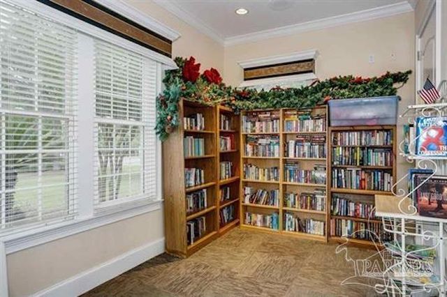 5692 Highland Lake Dr, Milton, FL 32583