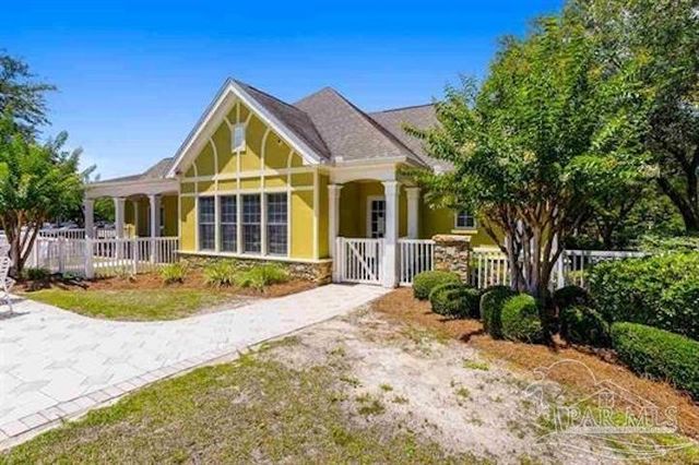 5692 Highland Lake Dr, Milton, FL 32583