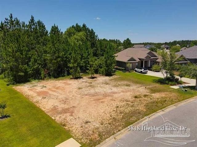 5692 Highland Lake Dr, Milton, FL 32583
