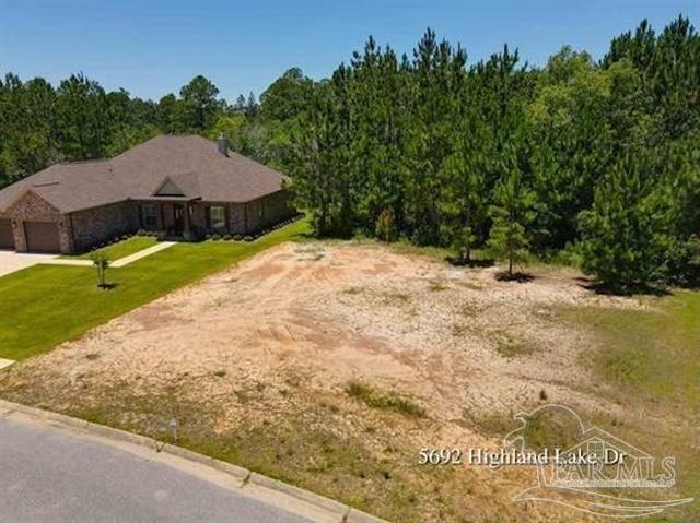 5692 Highland Lake Dr, Milton, FL 32583