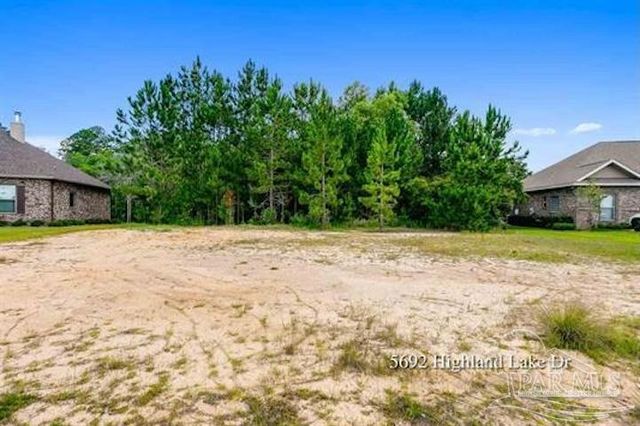 5692 Highland Lake Dr, Milton, FL 32583