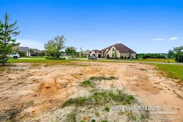 5692 Highland Lake Dr, Milton, FL 32583