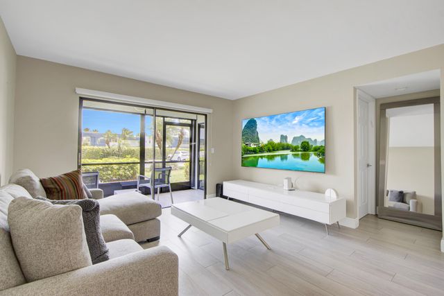 15451 Pembridge Drive 206, Delray Beach, FL 33484