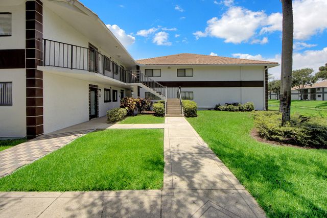 15451 Pembridge Drive 206, Delray Beach, FL 33484