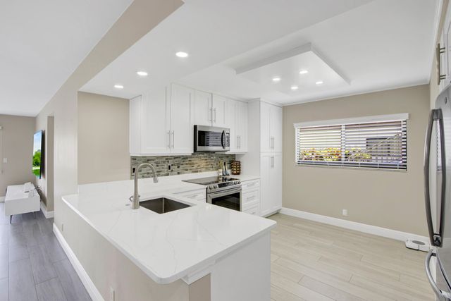 15451 Pembridge Drive 206, Delray Beach, FL 33484