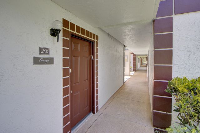 15451 Pembridge Drive 206, Delray Beach, FL 33484