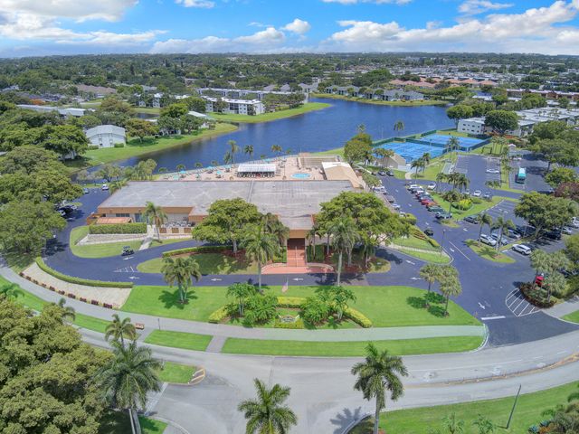 15451 Pembridge Drive 206, Delray Beach, FL 33484