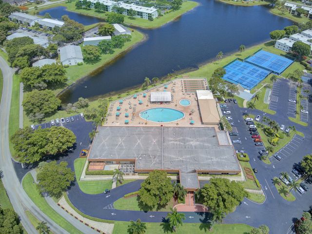 15451 Pembridge Drive 206, Delray Beach, FL 33484