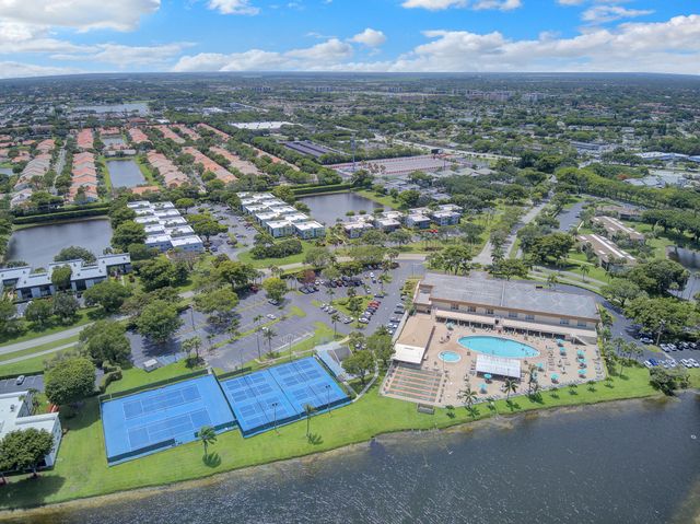 15451 Pembridge Drive 206, Delray Beach, FL 33484