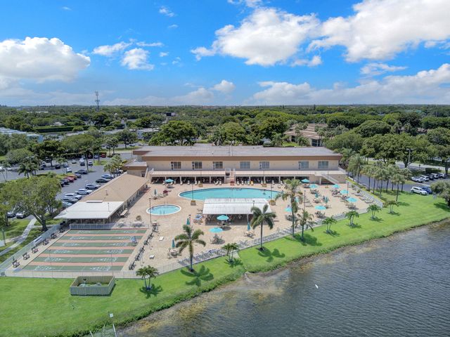 15451 Pembridge Drive 206, Delray Beach, FL 33484