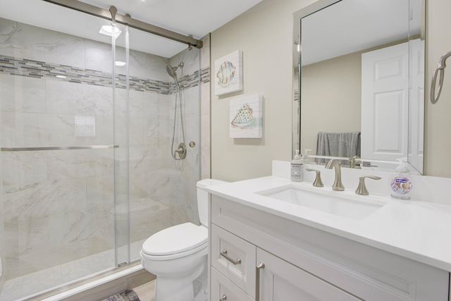 15451 Pembridge Drive 206, Delray Beach, FL 33484