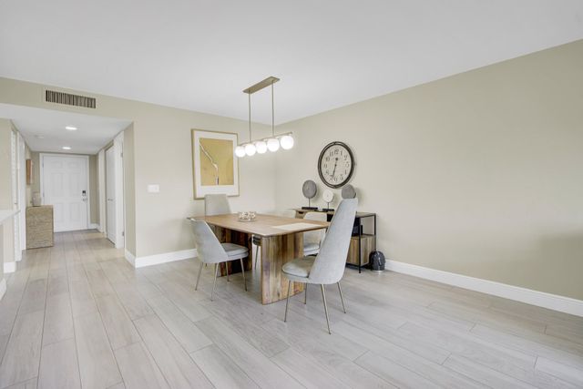 15451 Pembridge Drive 206, Delray Beach, FL 33484