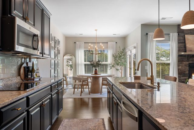 82 Hemingway Lane, Simpsonville, SC 29681