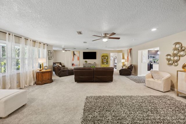 121 Herja Acre Ln, Palatka, FL 32177