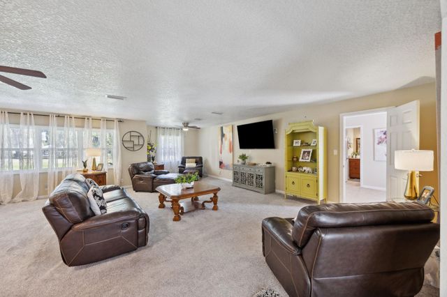 121 Herja Acre Ln, Palatka, FL 32177