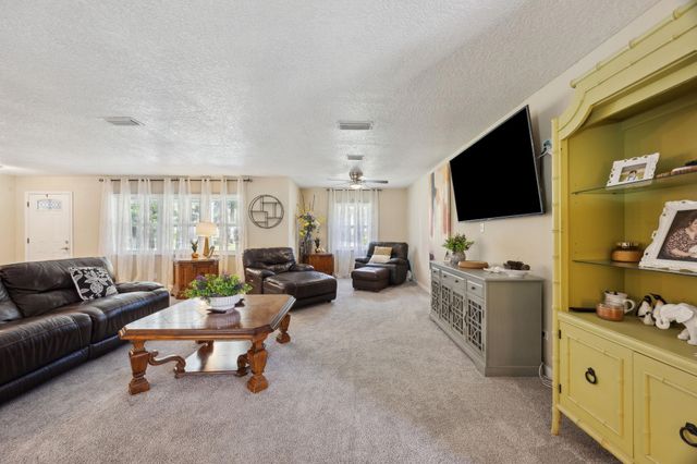 121 Herja Acre Ln, Palatka, FL 32177