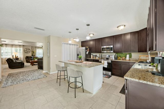 121 Herja Acre Ln, Palatka, FL 32177