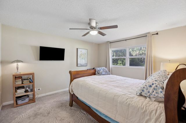 121 Herja Acre Ln, Palatka, FL 32177