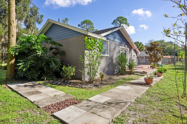 121 Herja Acre Ln, Palatka, FL 32177