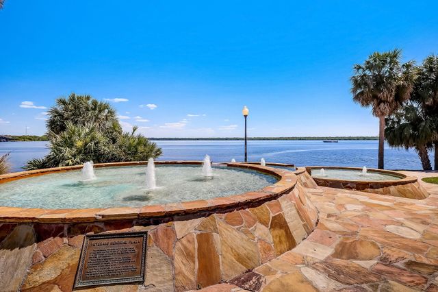 121 Herja Acre Ln, Palatka, FL 32177