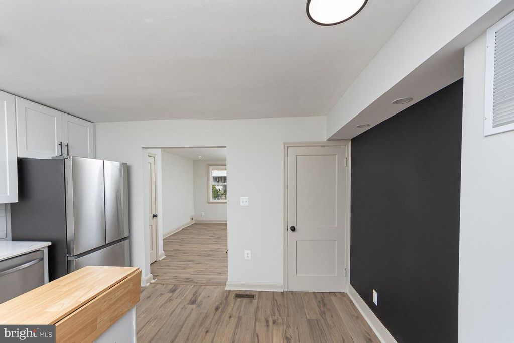 Image 10 of property listing at 317 N EDGEWOOD ST, Baltimore, MD 21229