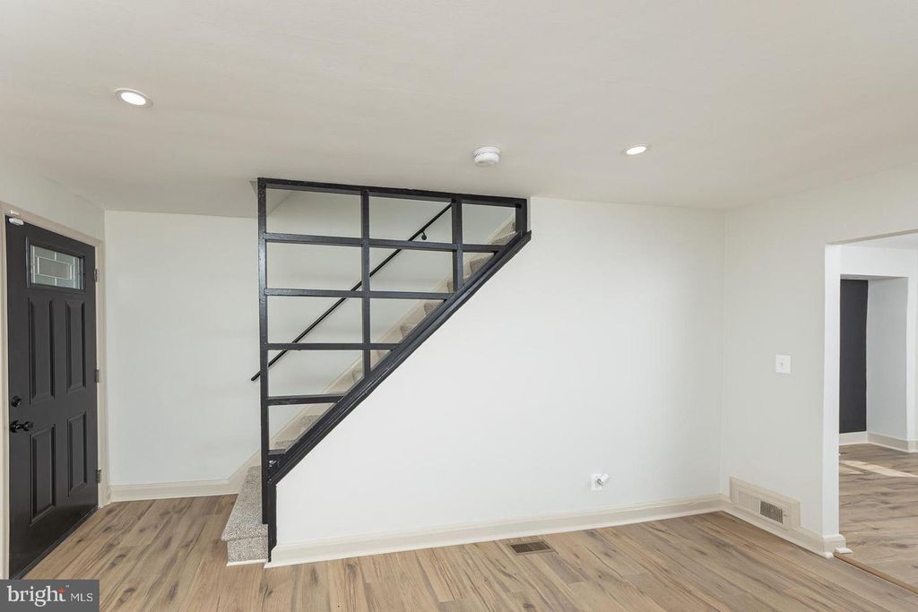 Image 15 of property listing at 317 N EDGEWOOD ST, Baltimore, MD 21229