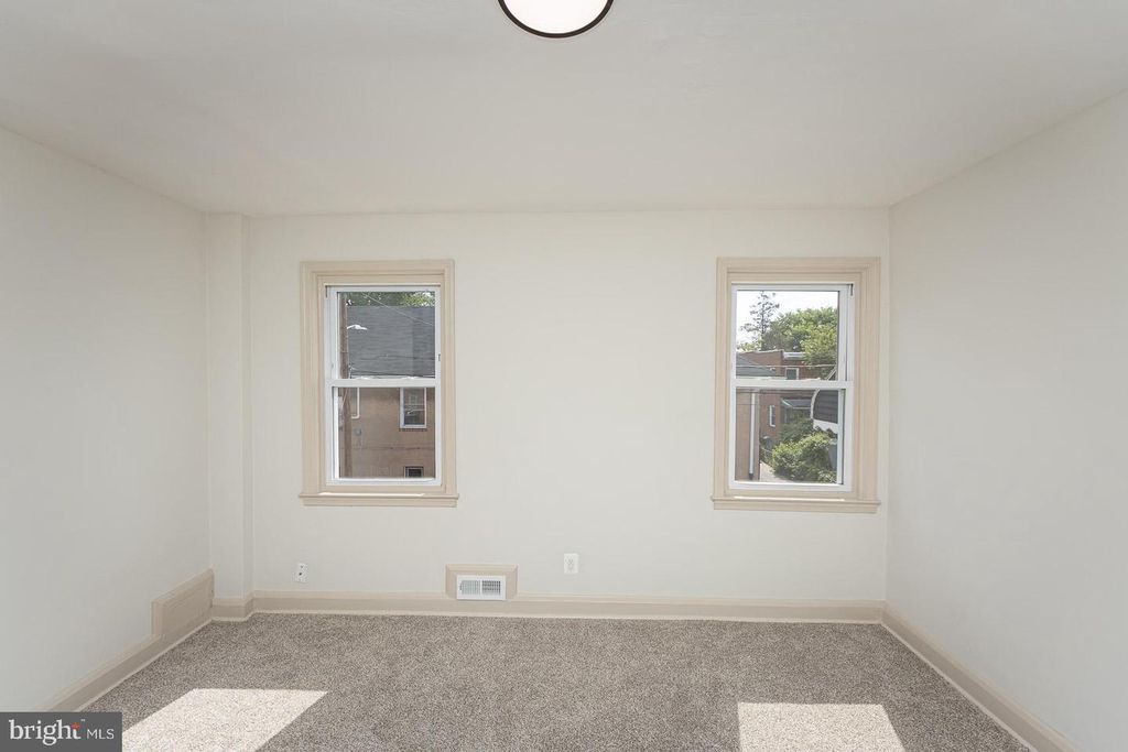 Image 19 of property listing at 317 N EDGEWOOD ST, Baltimore, MD 21229