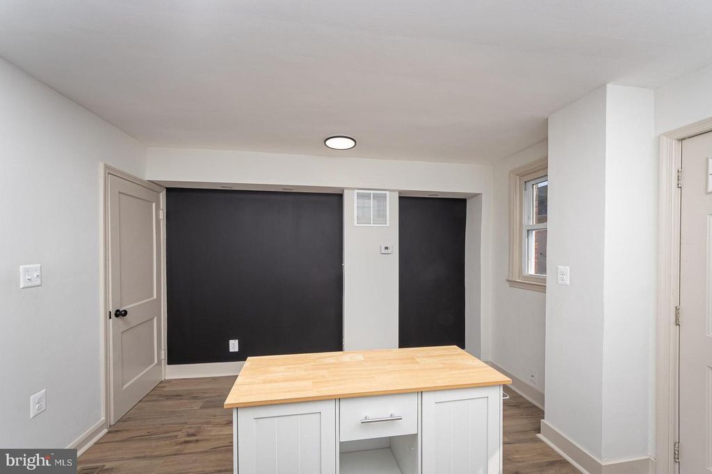 Image 8 of property listing at 317 N EDGEWOOD ST, Baltimore, MD 21229