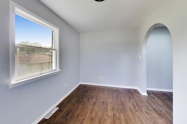2925 E 188th Place, Lansing, IL 60438