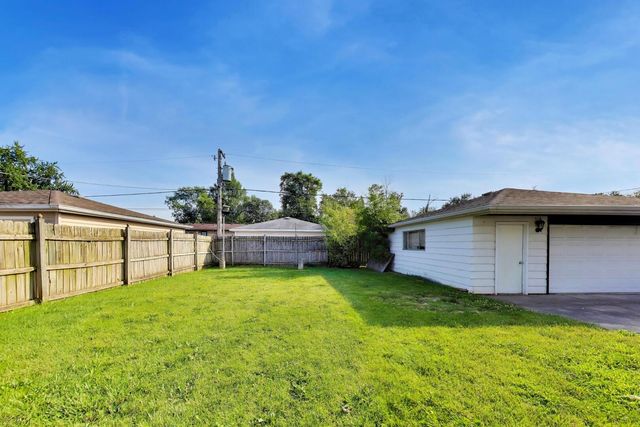 2925 E 188th Place, Lansing, IL 60438