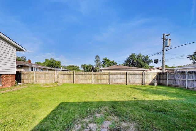 2925 E 188th Place, Lansing, IL 60438