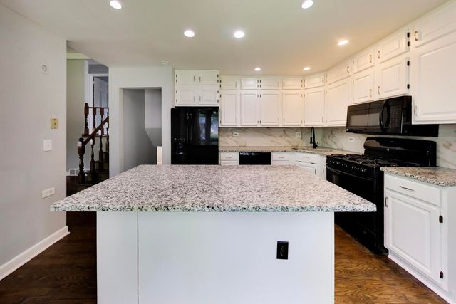 2925 E 188th Place, Lansing, IL 60438