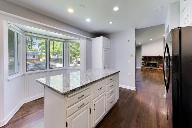 2925 E 188th Place, Lansing, IL 60438