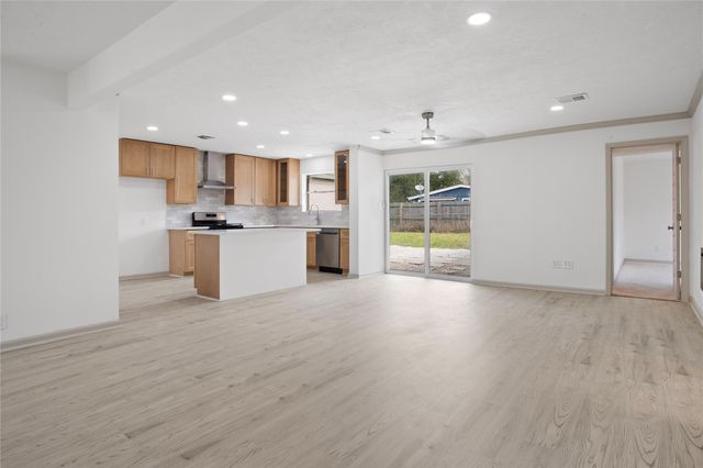 24518 Sunny Glen Drive, Houston, TX 77336