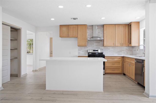 24518 Sunny Glen Drive, Houston, TX 77336