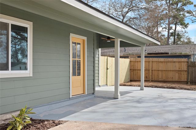 24518 Sunny Glen Drive, Houston, TX 77336