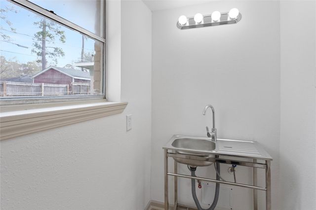 24518 Sunny Glen Drive, Houston, TX 77336