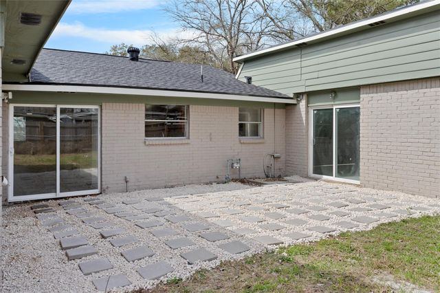 24518 Sunny Glen Drive, Houston, TX 77336