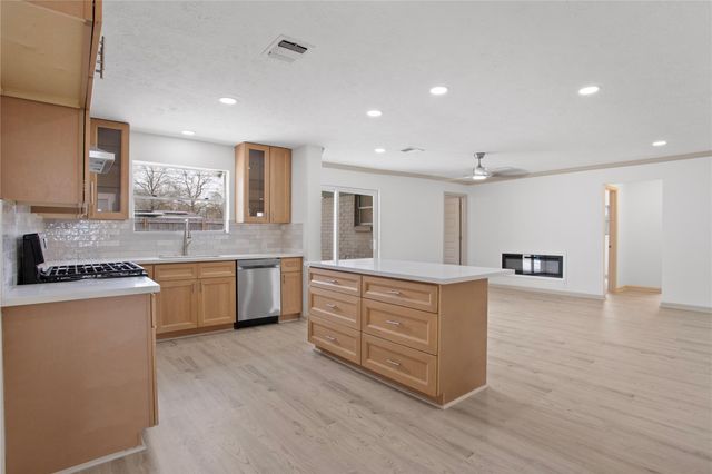 24518 Sunny Glen Drive, Houston, TX 77336